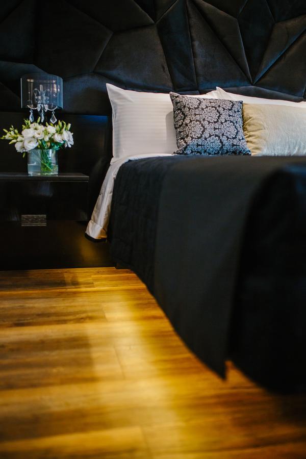 Qbic City Hotel Larnaca Bagian luar foto