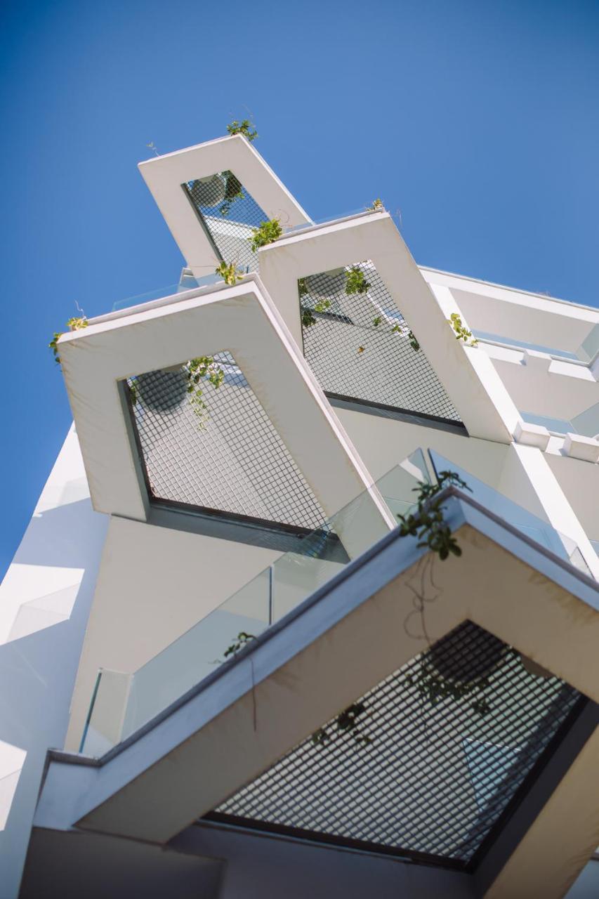 Qbic City Hotel Larnaca Bagian luar foto