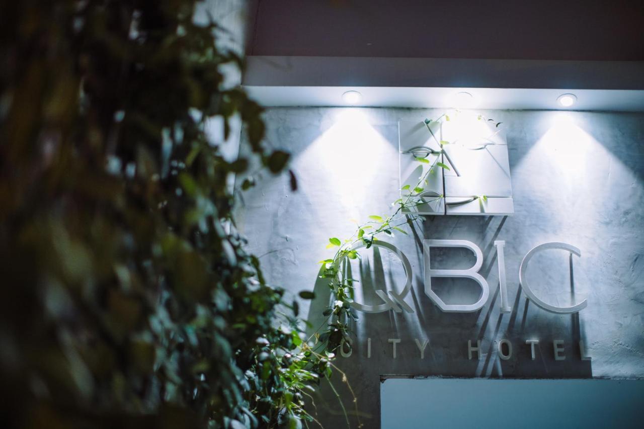 Qbic City Hotel Larnaca Bagian luar foto