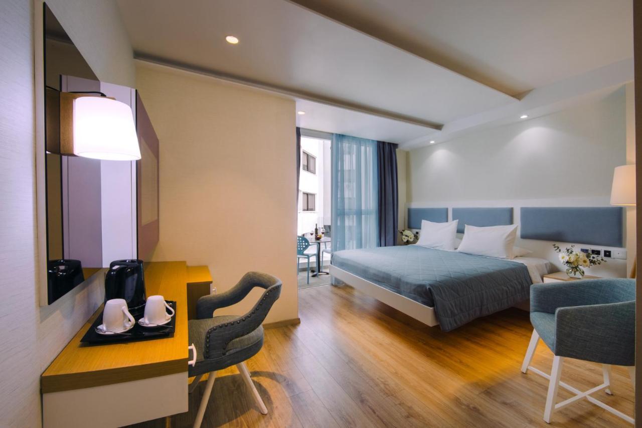 Qbic City Hotel Larnaca Bagian luar foto