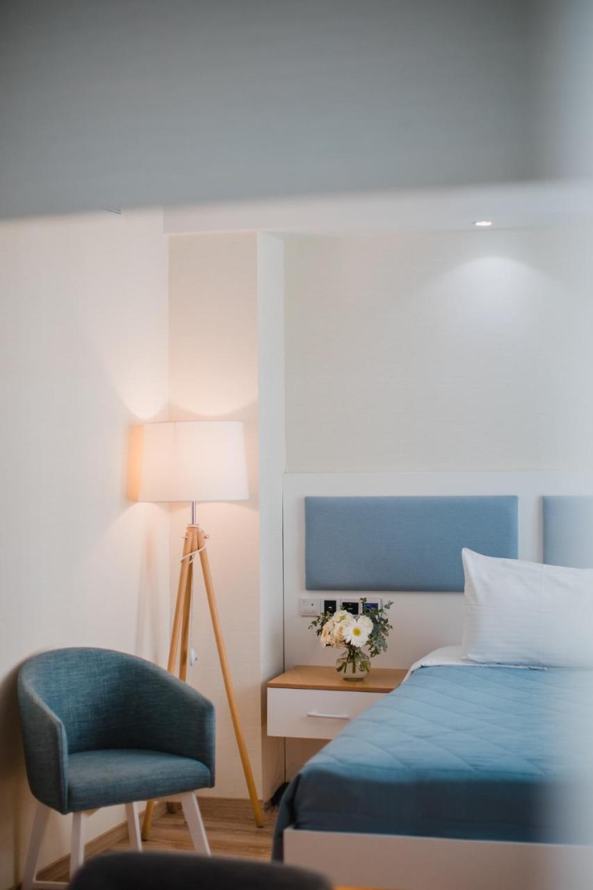 Qbic City Hotel Larnaca Bagian luar foto
