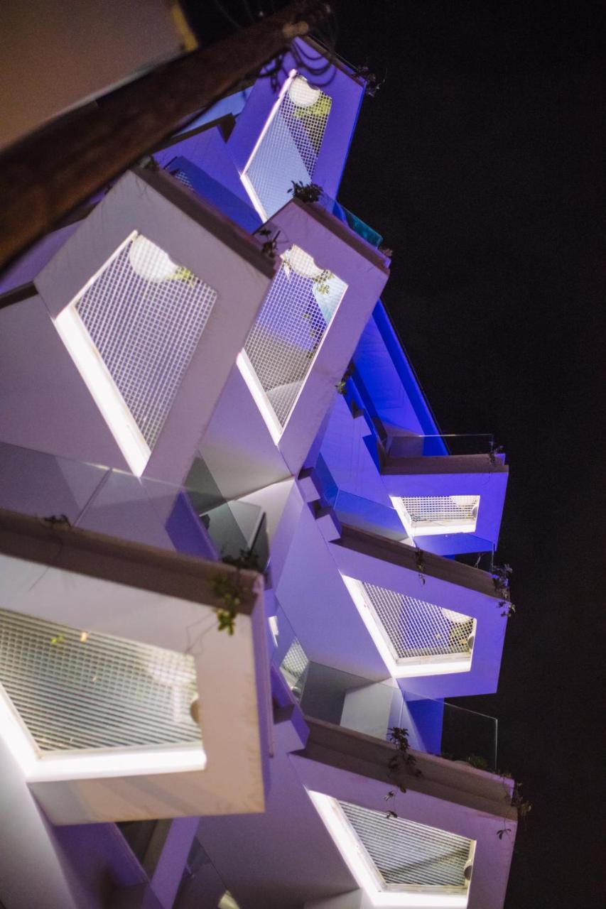 Qbic City Hotel Larnaca Bagian luar foto