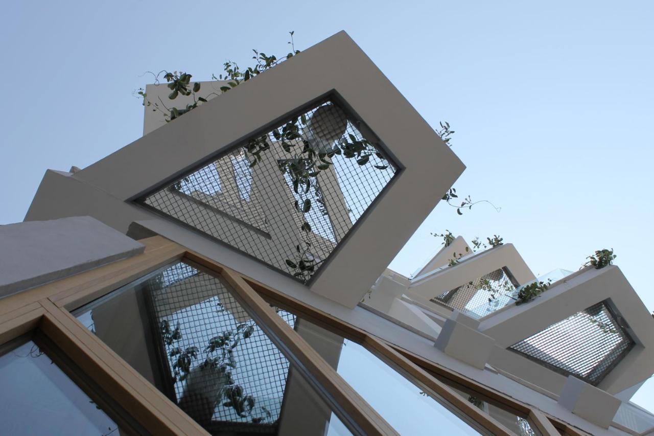 Qbic City Hotel Larnaca Bagian luar foto